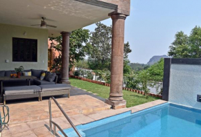 Casa Tara con vista a las Montañas de Tepoztlán Incluye desayuno continental